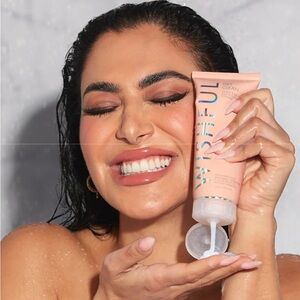 HUDA BEAUTY Wishful Skincare cleanser NWT